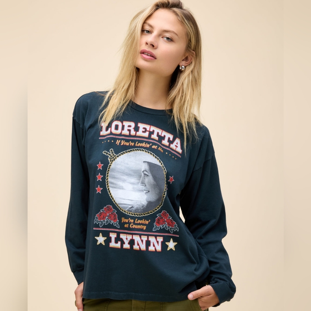 🪷NWT Daydreamer Loretta Lynn Lookin' At Country Relaxed Long Sleeve🌙